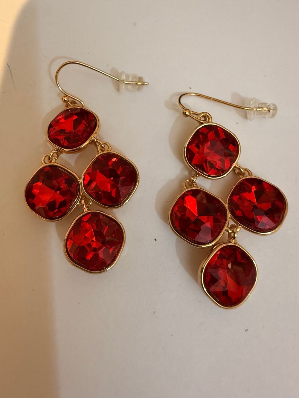 NWOT Red Faceted Cluster Gold Tone Hook Drop Earrings